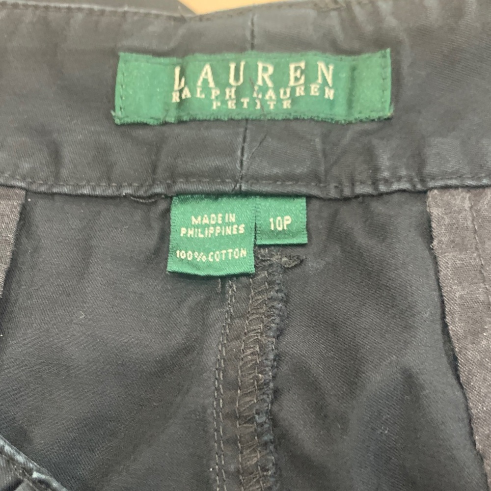 LAUREN RALPH LAUREN Black Cargo Shorts Petite - Picture 5 of 6